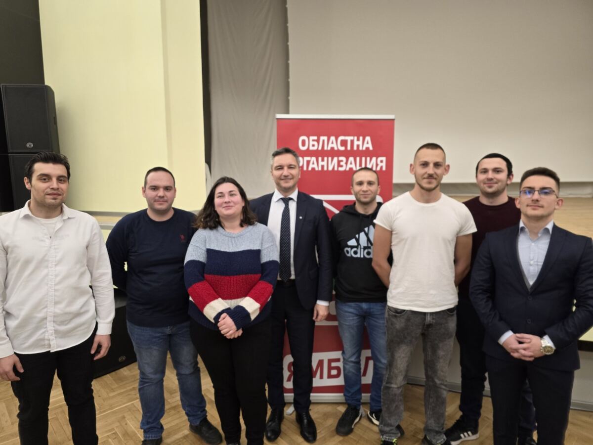 Кристиан Вигенин - Имам знанията и способността да помогна БСП да бъде силна партия, която работи за хората (снимка 4)