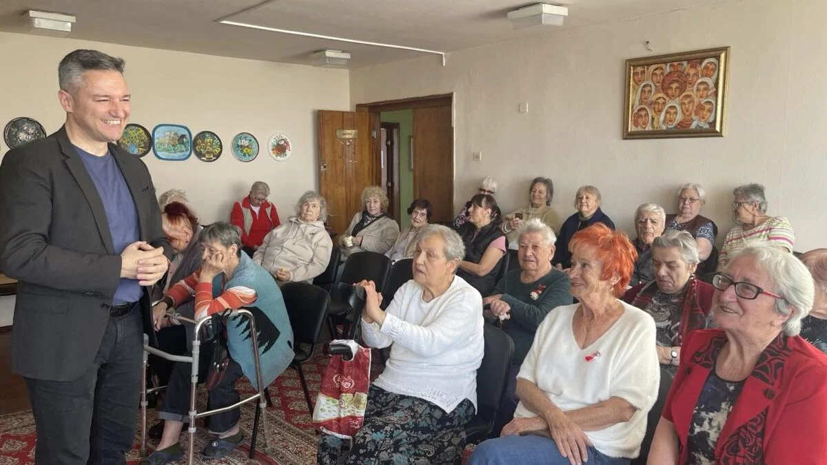 Kristian Vigenin congratulated the women from the Home for Elderly People in Gorna Banya - photo 2