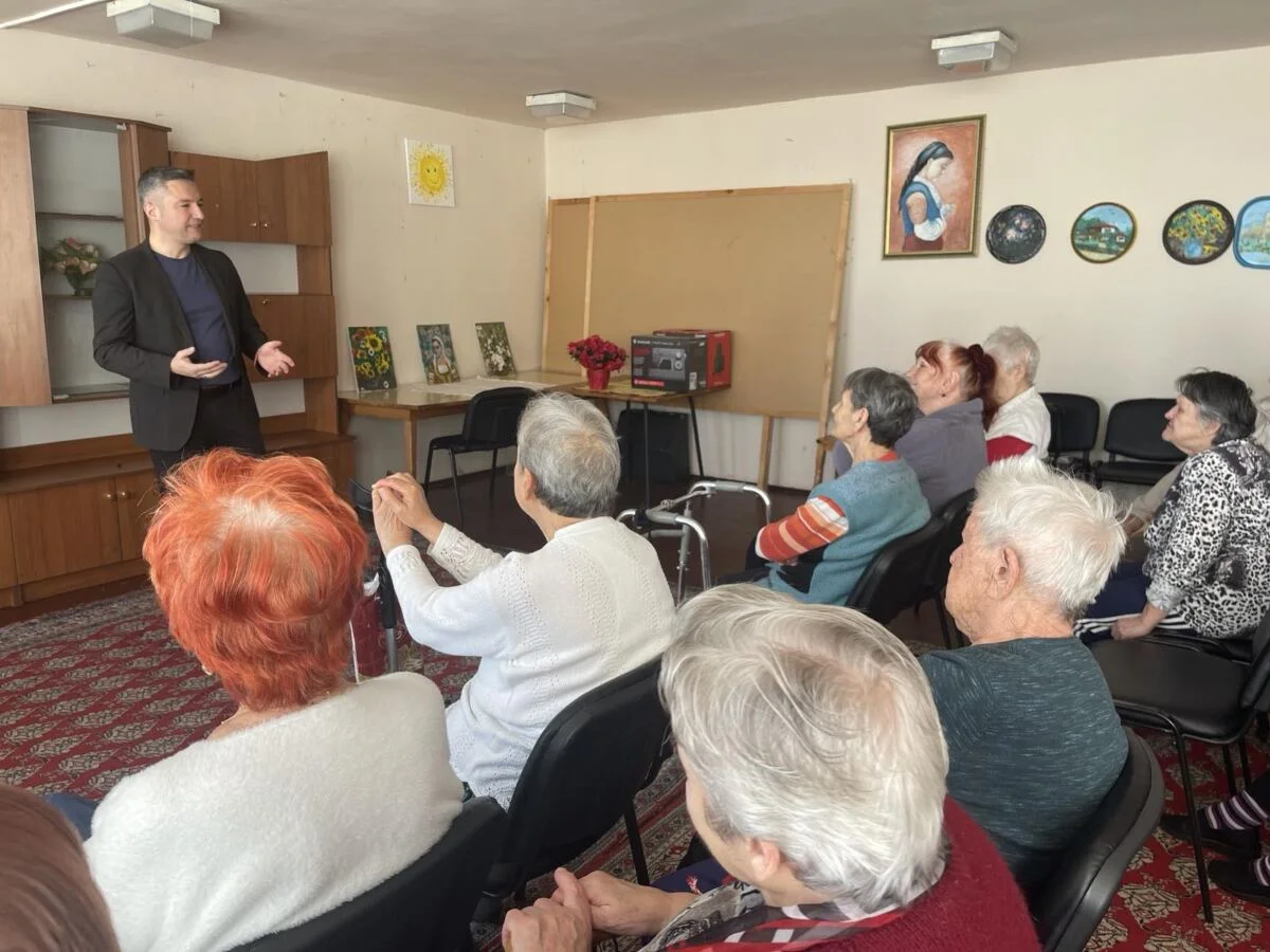 Kristian Vigenin congratulated the women from the Home for Elderly People in Gorna Banya - photo 3