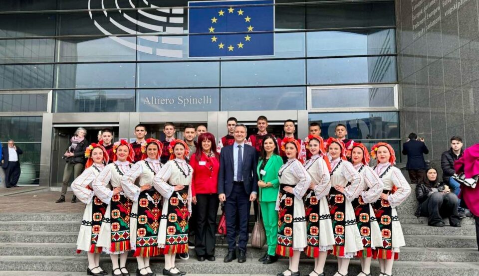 Kristian Vigenin invited the dancers from the Chudesia ensemble to present the beauty of Bulgarian folklore in Brussels