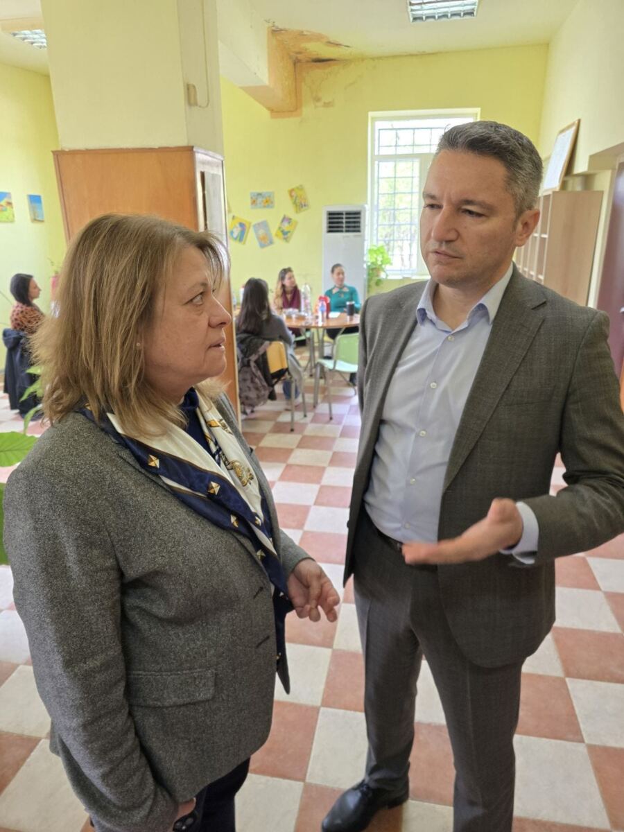 Кристиан Вигенин посети Държавната психиатрична болница „Св. Иван Рилски“ (снимка 4)