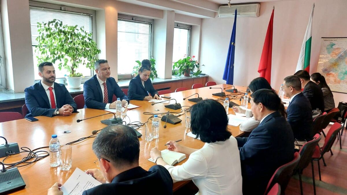 Kristian Vigenin - European Corridor 8 will connect China and the EU through Bulgaria (photo 2)