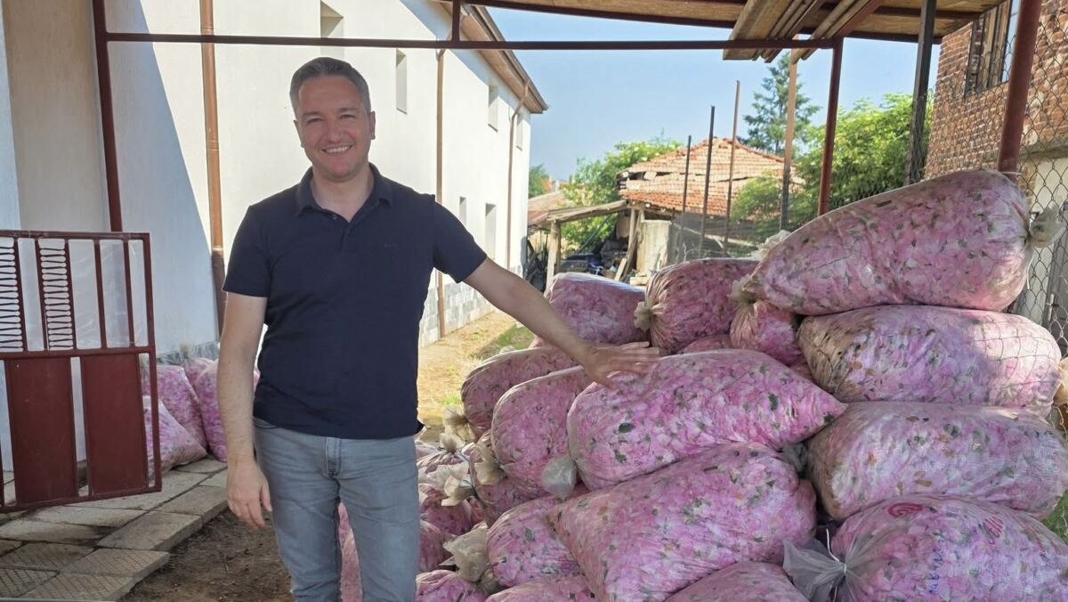 Кристиан Вигенин с ангажимент за разрешаване на проблемите на розопроизводителите (снимка 4)