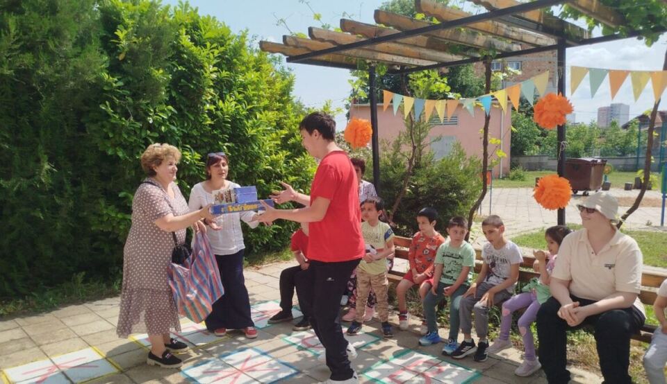 Кристиан Вигенин с грижа към децата в неравностойно положение в Ямбол
