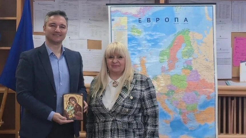 Kristian Vigenin held a frank conversation with students from Yambol and Aytos about the future of Europe and Bulgaria - photo 4