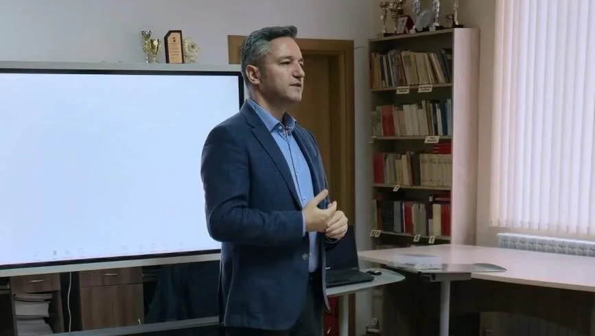 Kristian Vigenin held a frank conversation with students from Yambol and Aytos about the future of Europe and Bulgaria - photo 5