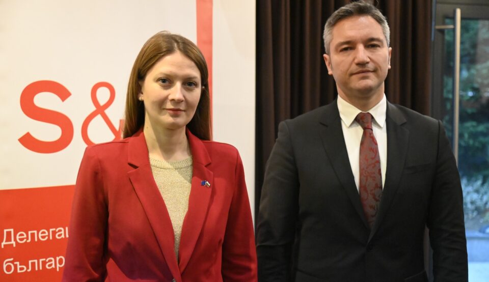 Vigenin and Penkova organise a discussion on the sustainable development of the Black Sea region