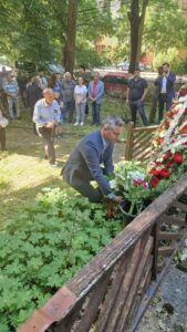 Вигенин в Чирпан: Защитихме българската роза и лавандула в европейското законодателство (снимка 2)