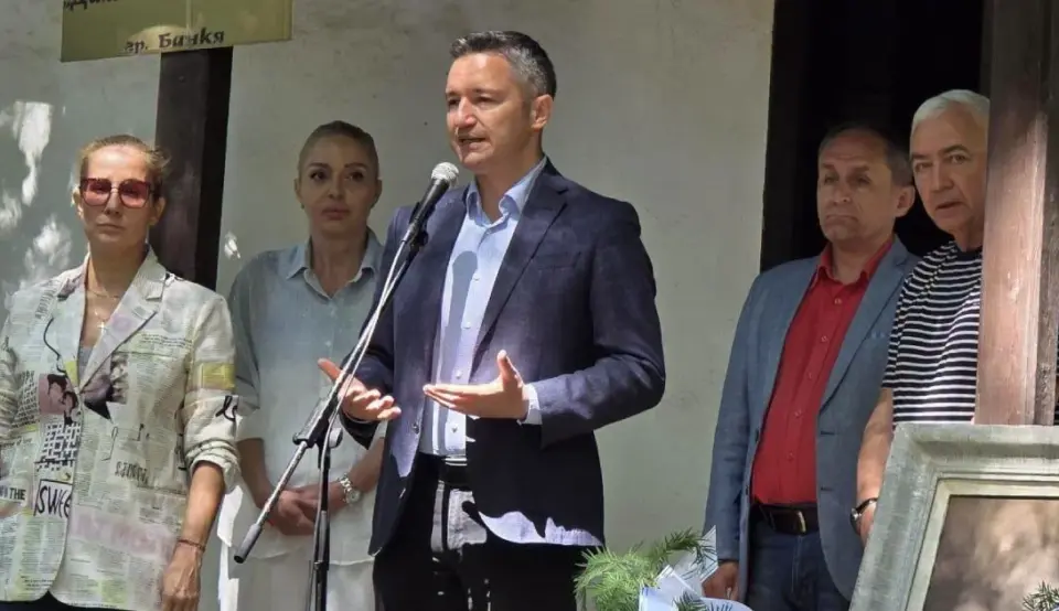 Вигенин отдаде почит на Димитър Благоев по повод 170 години от рождението му